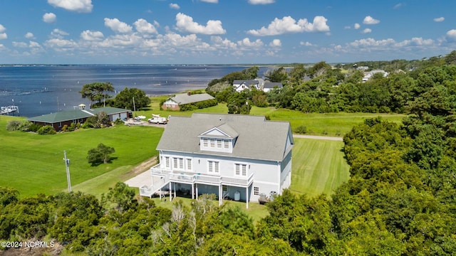 bird's eye view with a water view