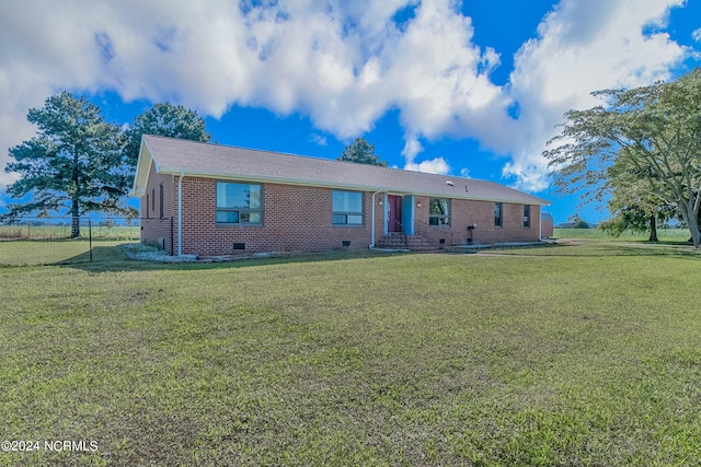 view of front of house featuring a front yard