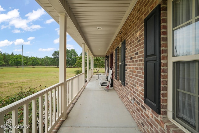 view of patio / terrace with covered porch