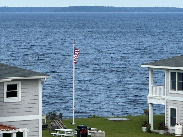 view of water feature