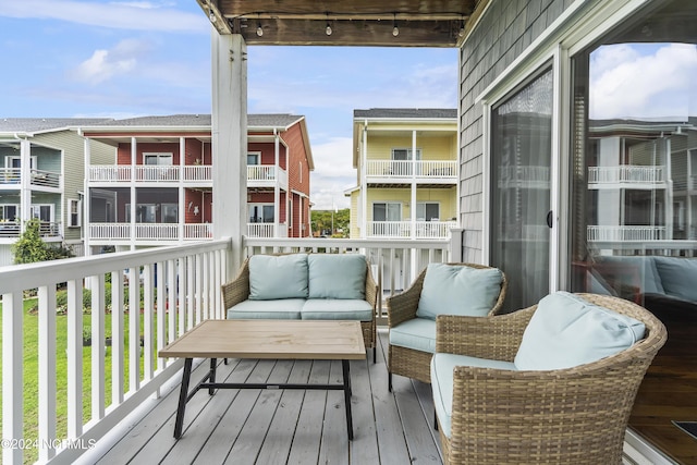 balcony featuring an outdoor hangout area