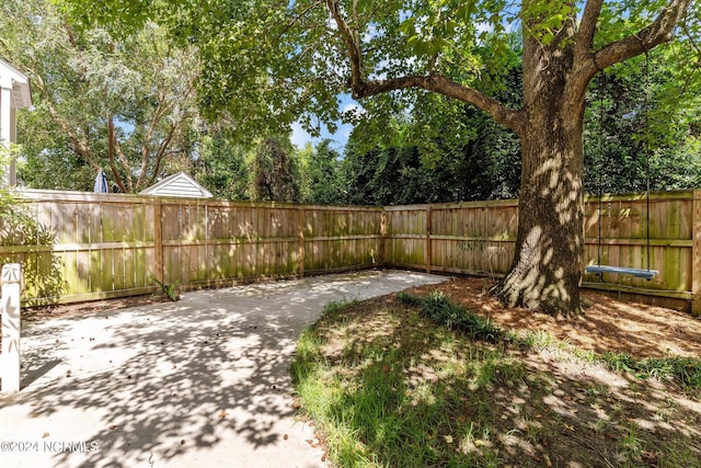 view of yard with a patio