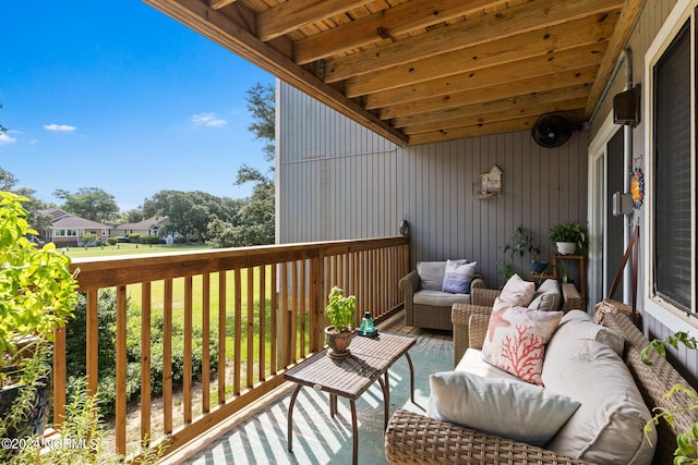 balcony featuring an outdoor hangout area