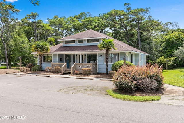 view of front of home featuring covered porch