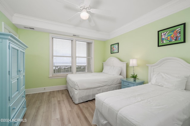 1435 Salter Path Rd Unit E7Grande, Villas, Indian Beach, NC 28512 - bedroom featuring crown molding, light wood-style floors, baseboards, and a ceiling fan