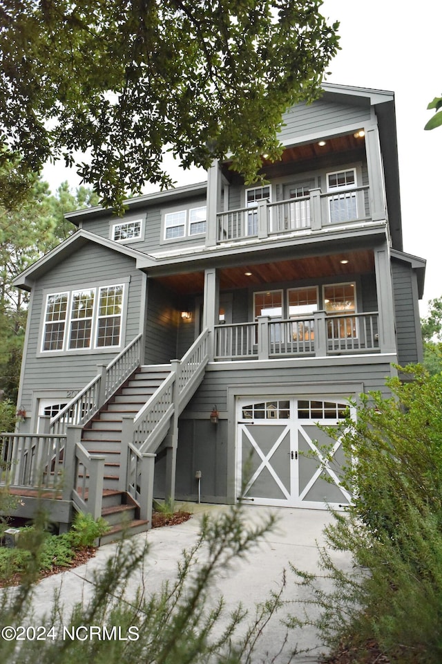 view of front of house featuring a garage