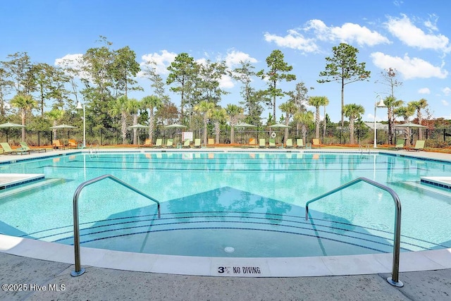 view of swimming pool