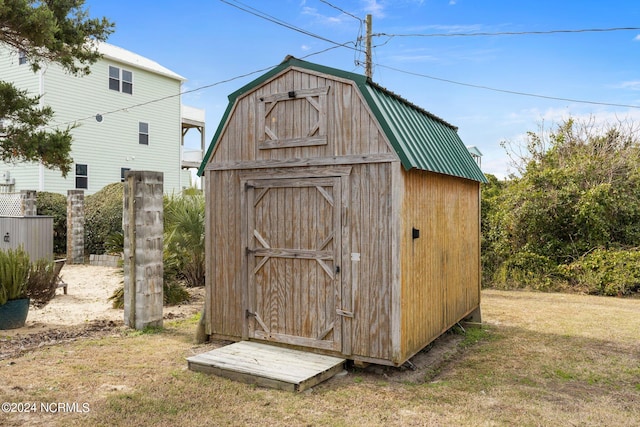 view of outbuilding