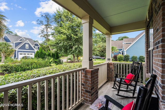 balcony featuring covered porch