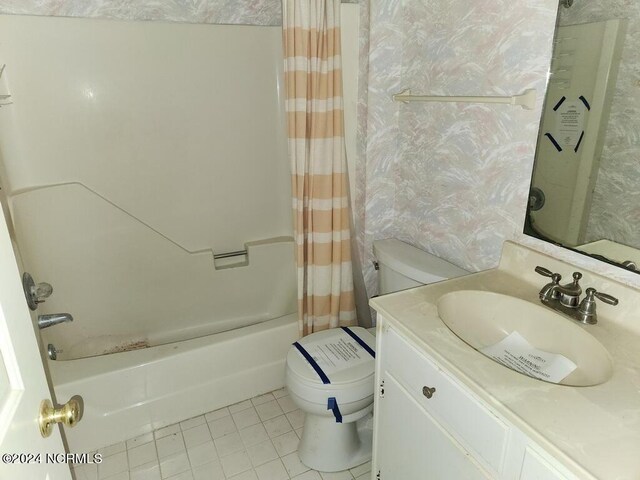 103 Creekview Ln, Washington, NC 27889 - full bath with toilet, tile patterned flooring, shower / bathtub combination with curtain, and vanity