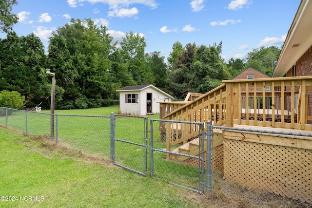 view of yard with a storage unit