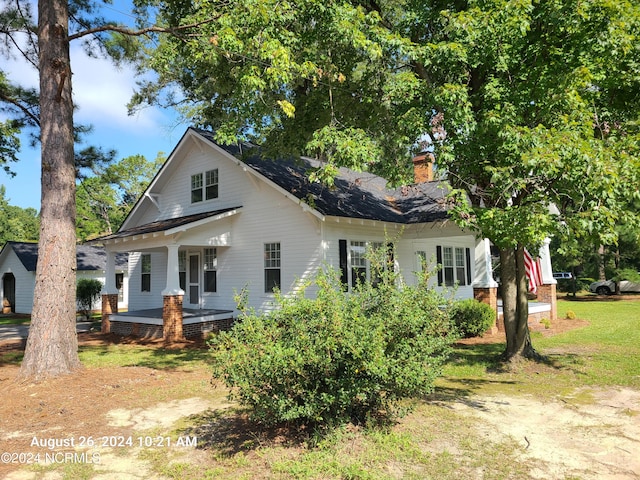 view of front facade featuring covered porch