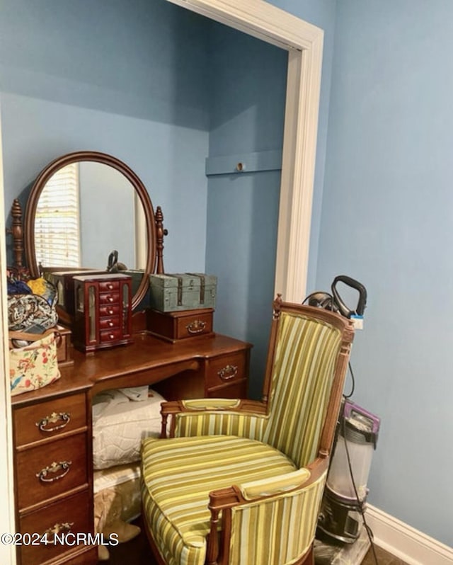 sitting room with baseboards