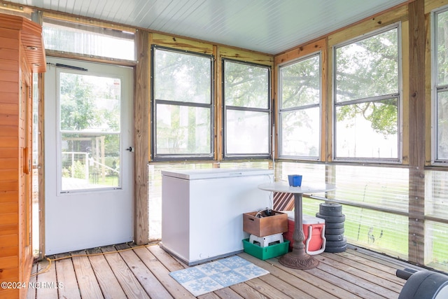 511 N A St, Bridgeton, NC 28519 - sunroom / solarium with hardwood / wood-style floors and plenty of natural light
