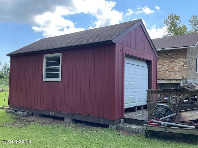 view of outdoor structure with an outdoor structure