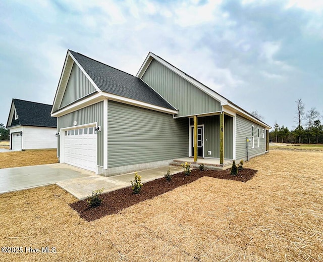 view of front facade with a garage