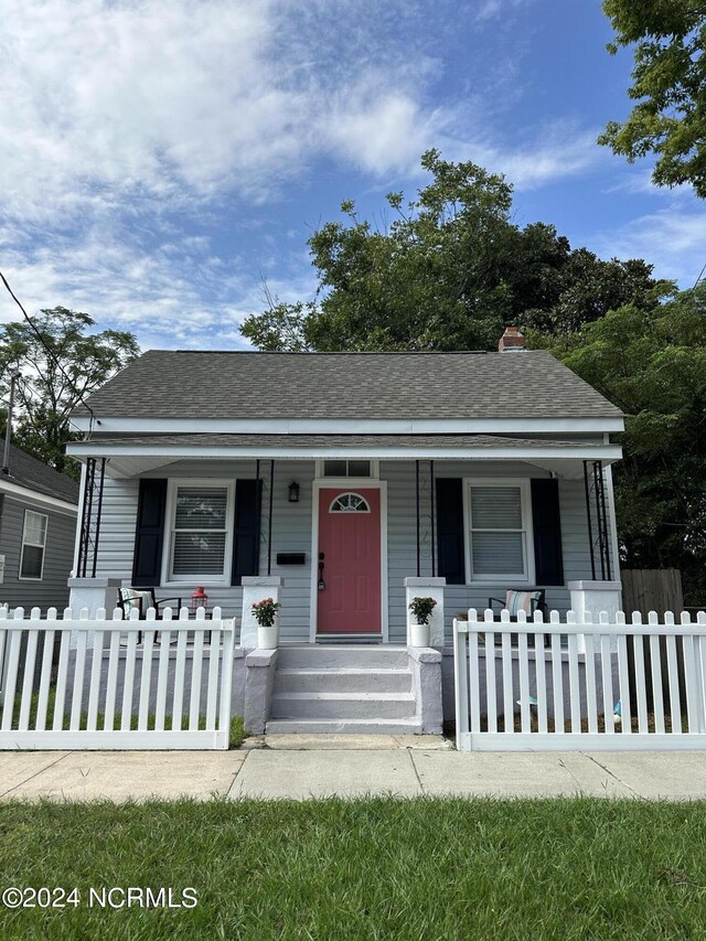 view of front of house with covered porch