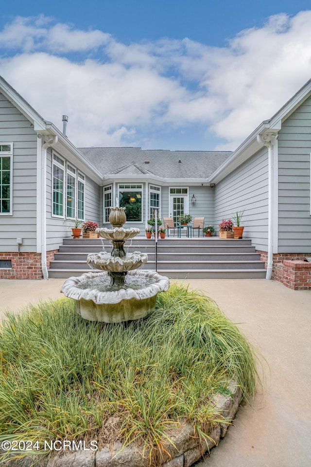 exterior space featuring crawl space