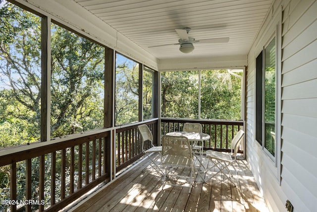 deck with ceiling fan