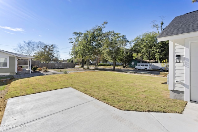 view of yard with a patio