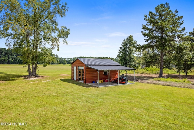 view of yard with a patio area