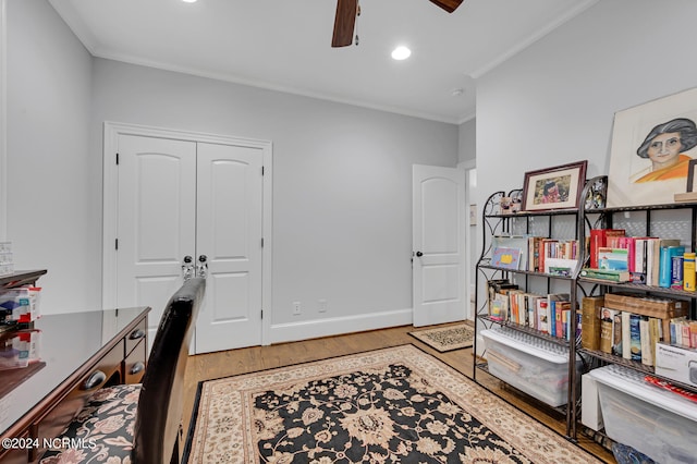 office with baseboards, ceiling fan, wood finished floors, crown molding, and recessed lighting