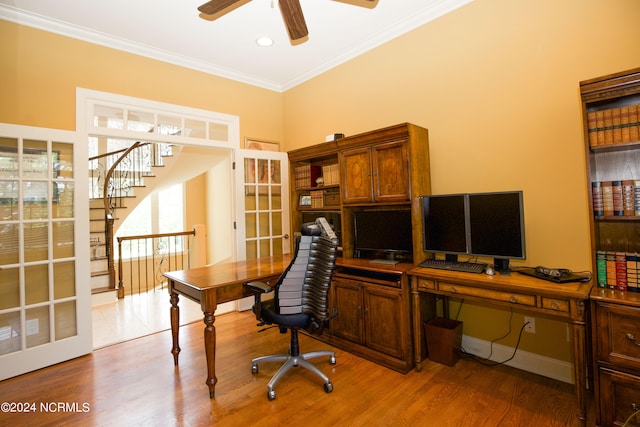 office area with recessed lighting, wood finished floors, a ceiling fan, baseboards, and ornamental molding