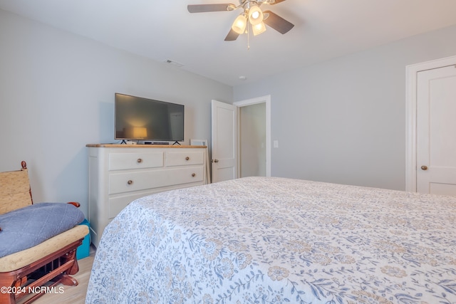 bedroom featuring ceiling fan