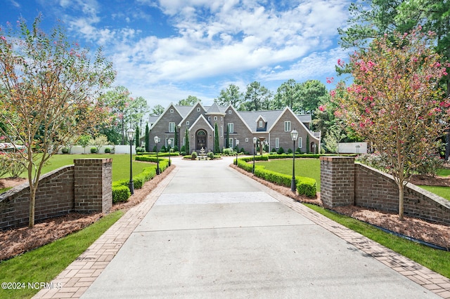 view of front of house with a front lawn