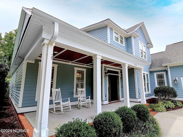 view of front of house with a porch