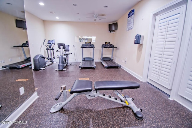 workout area featuring recessed lighting, a ceiling fan, and baseboards