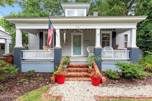 view of front of property with covered porch