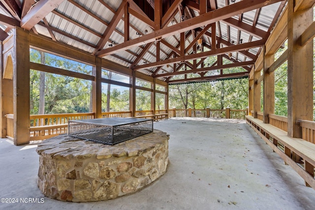 sunroom with lofted ceiling