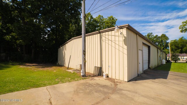 detached garage with driveway