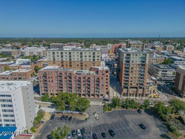 bird's eye view featuring a view of city