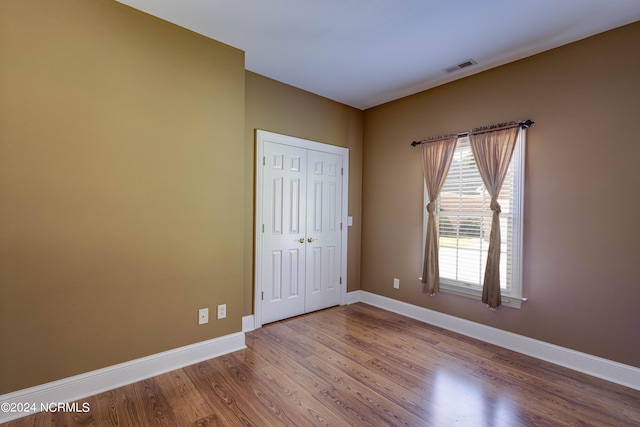 empty room featuring light hardwood / wood-style flooring