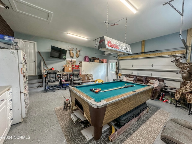 rec room featuring pool table