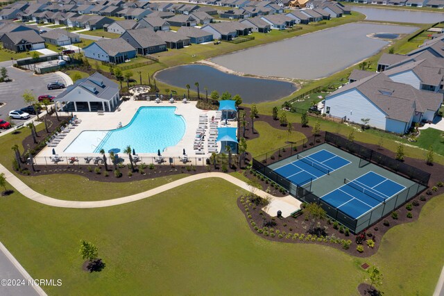 bird's eye view featuring a water view