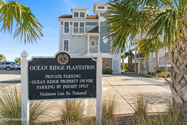 view of community / neighborhood sign