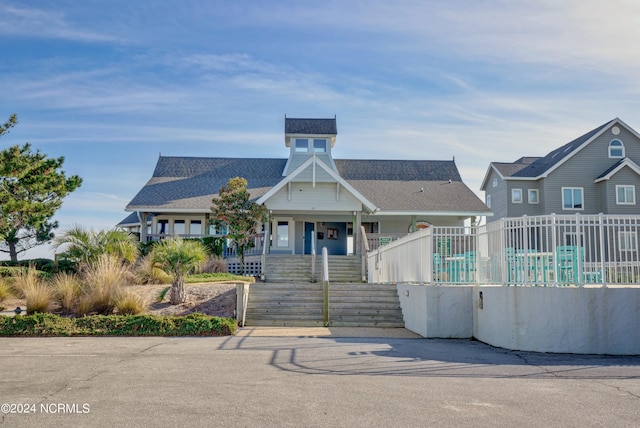 view of front of house featuring a porch