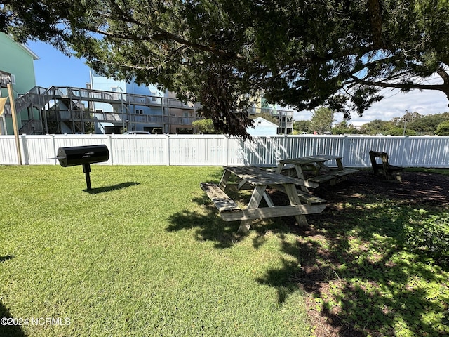 view of yard featuring fence