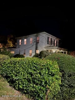 view of italianate home