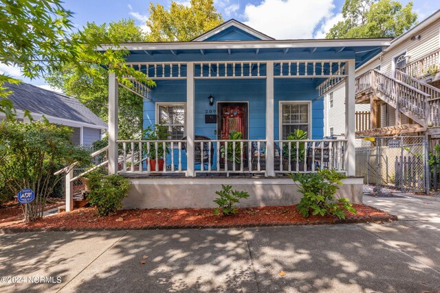 view of front of house featuring covered porch