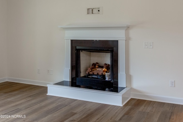 room details featuring hardwood / wood-style flooring