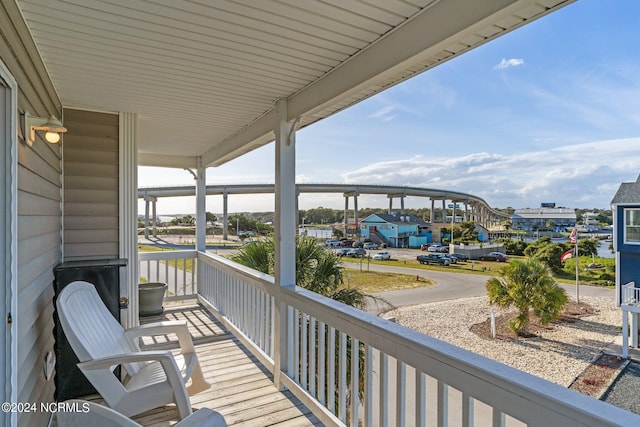 balcony featuring covered porch