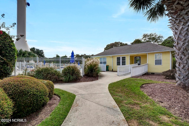 view of front of property with covered porch