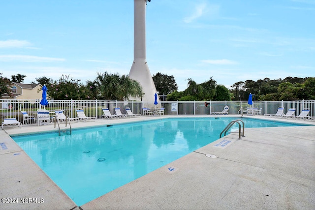 view of swimming pool