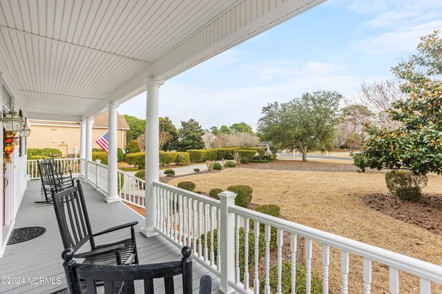 balcony featuring covered porch