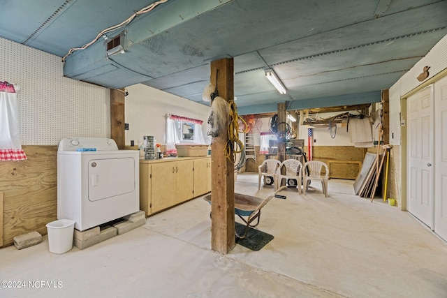 basement featuring washer / dryer