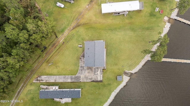 bird's eye view with a water view